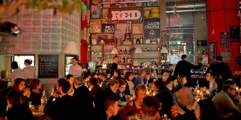 Milano, cena al buio