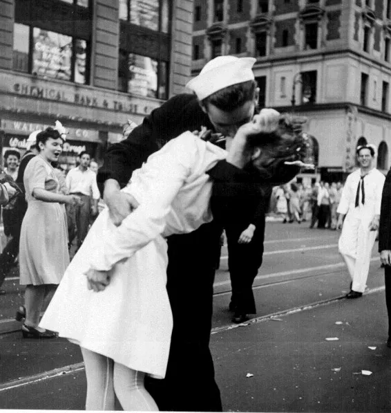  V-J DAY A TIMES SQUARE 