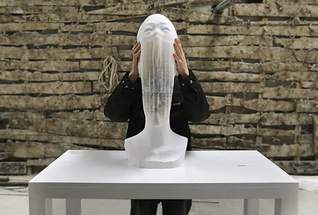 Arte in movimento, le sculture di carta di Li Hongbo