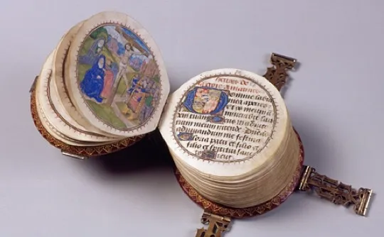 Miniature-round-book-picture-1