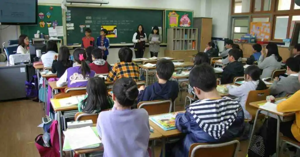 Come cambia la scuola: l'insegnamento del latino a partire dalle scuole medie