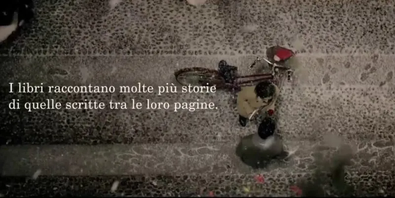 "Oltre le pagine", il cortometraggio che promuove le librerie a Natale